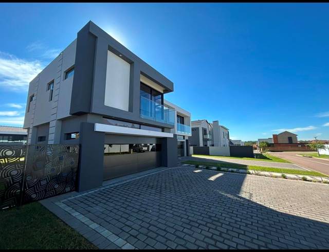 6 BEDROOM HOUSE FOR SALE IN SIX FOUNTAINS RESIDENTIAL ESTATE